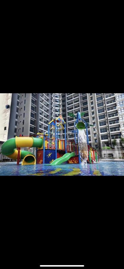 Atlantis Premium 4-10pax/5 Mins To Jonker St/ Pool Malacca