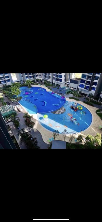 Atlantis Premium 4-10pax/5 Mins To Jonker St/ Pool